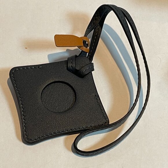 Logo Print Leather Air Tag Luggage Tag - Black - NWOT - Picture 2 of 4